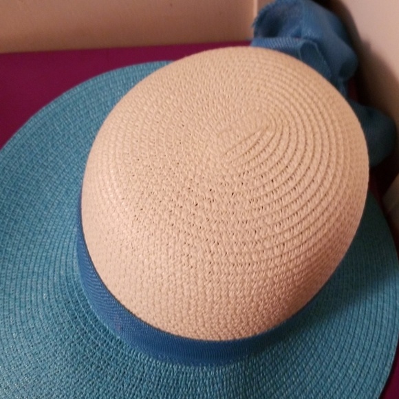 Hat! - Picture 4 of 5